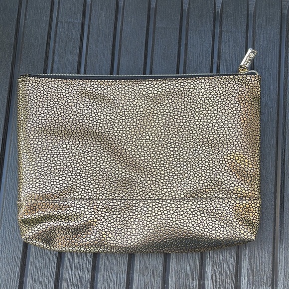 Tarte - Gold-Getter Makeup Bag - Picture 5 of 11